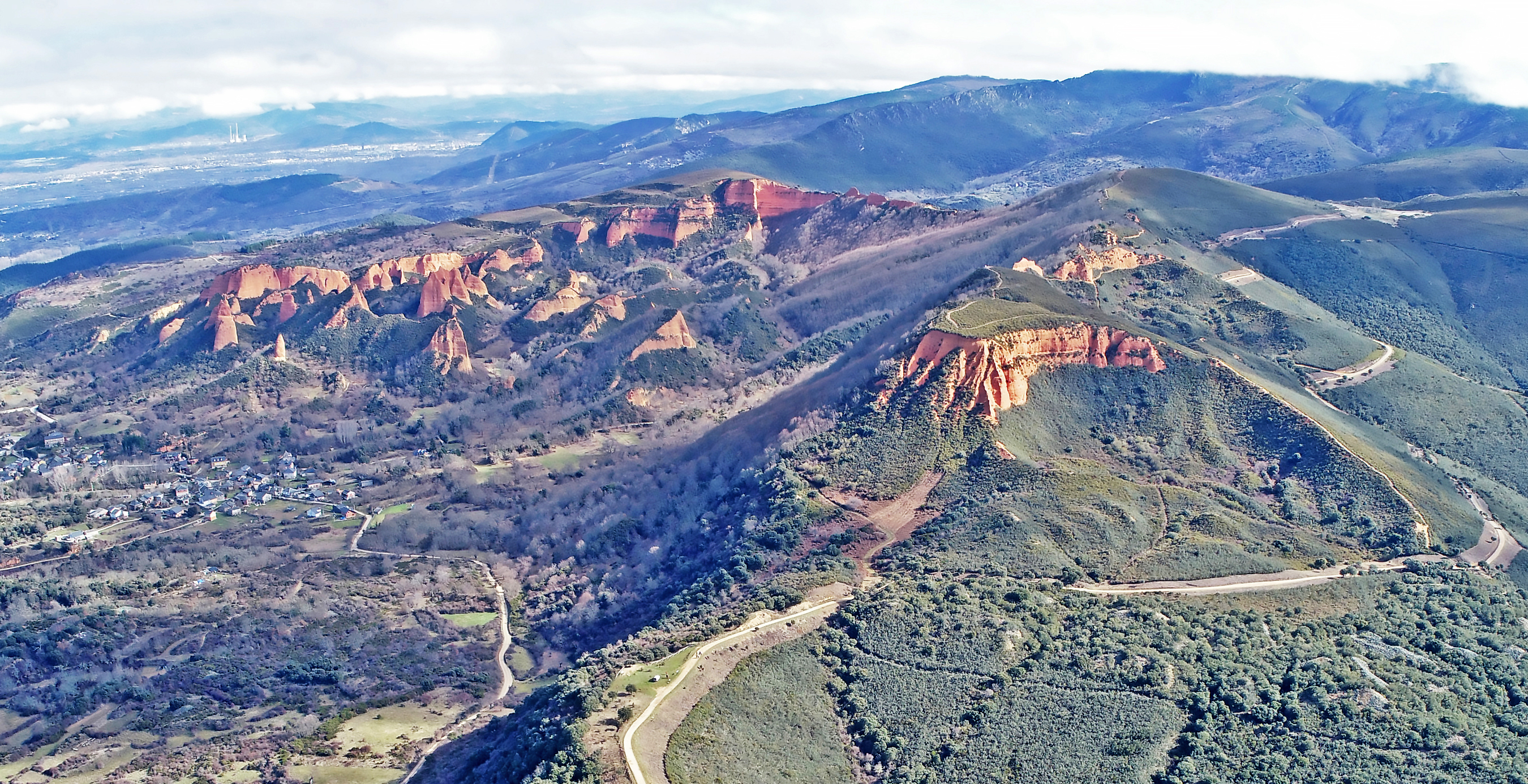 Panorámica general de Las Médulas previa a los incendios. / IH-CSIC