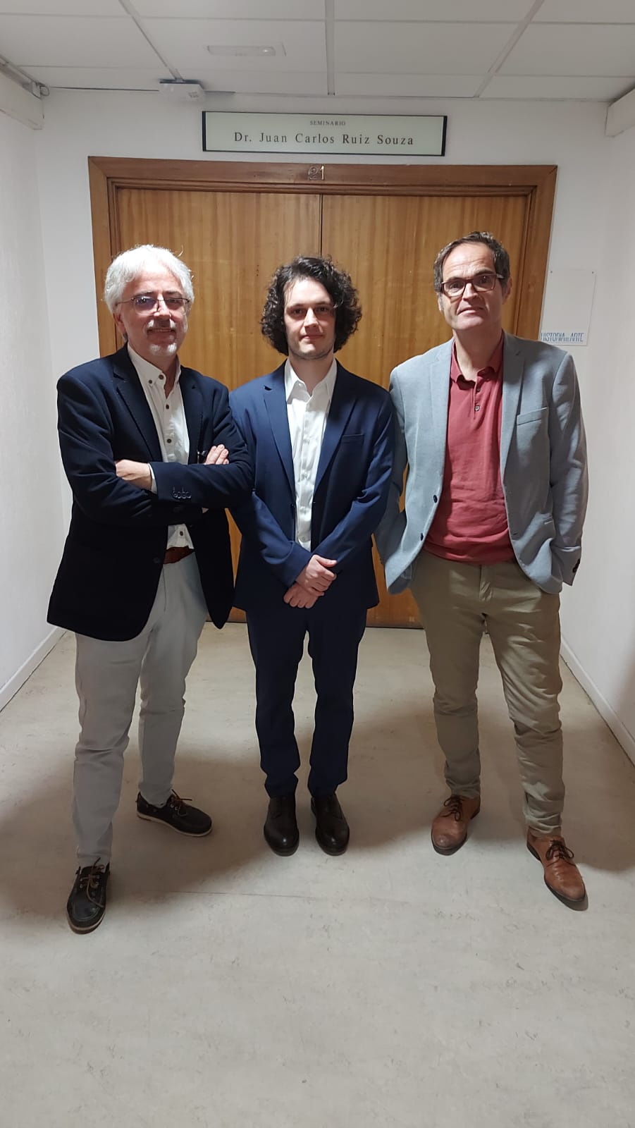 Asís Pérez Casas obtiene la máxima calificación en la defensa de su tesis: 'El exilio español en Nueva York. Singularidades y perspectiva artística (1936-1975)' co-dirigida por Miguel Cabañas Bravo (IH)