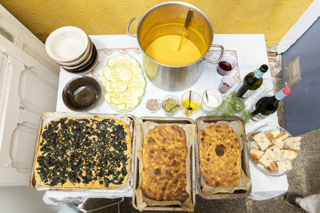 Comida de los viernes en el CAR (Centro de Acercamiento a lo Rural) (Autora: Irene Angenica)
