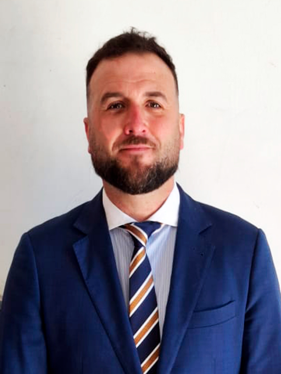 Honorato Justicia Muñoz obtiene la máxima calificación en la defensa de su tesis doctoral, codirigida por la Dra. Mª Ángeles Villegas Broncano  (IH)