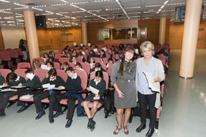 Brígida M. Pastor (ILLA) organizó en el CCHS la Conferencia-Taller “La literatura infantil y juvenil como instrumento intercultural” en el contexto de la XV Semana de la Ciencia