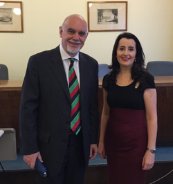 José Luis García Barrientos y la nueva doctora María Vives Agurruza