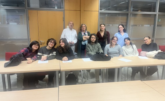 Un grupo de estudiantes del Master en Estudios Clásicos UCM-UAM-UAH visita el Diccionario Griego-Español del ILC
