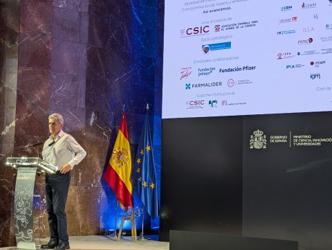 Jesús Rey, promotor y coordinador de Científic@s en prácticas, durante su intervención