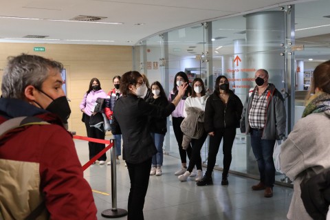 alumnos del IES Berruguete en la Biblitoeca TNT