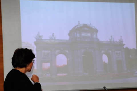 Matilde Conde (ILC) durante su charla