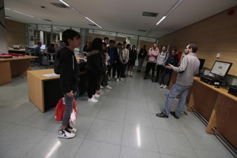 Visita del IES María Rodrigo a la Biblioteca Tomás Navarro Tomás